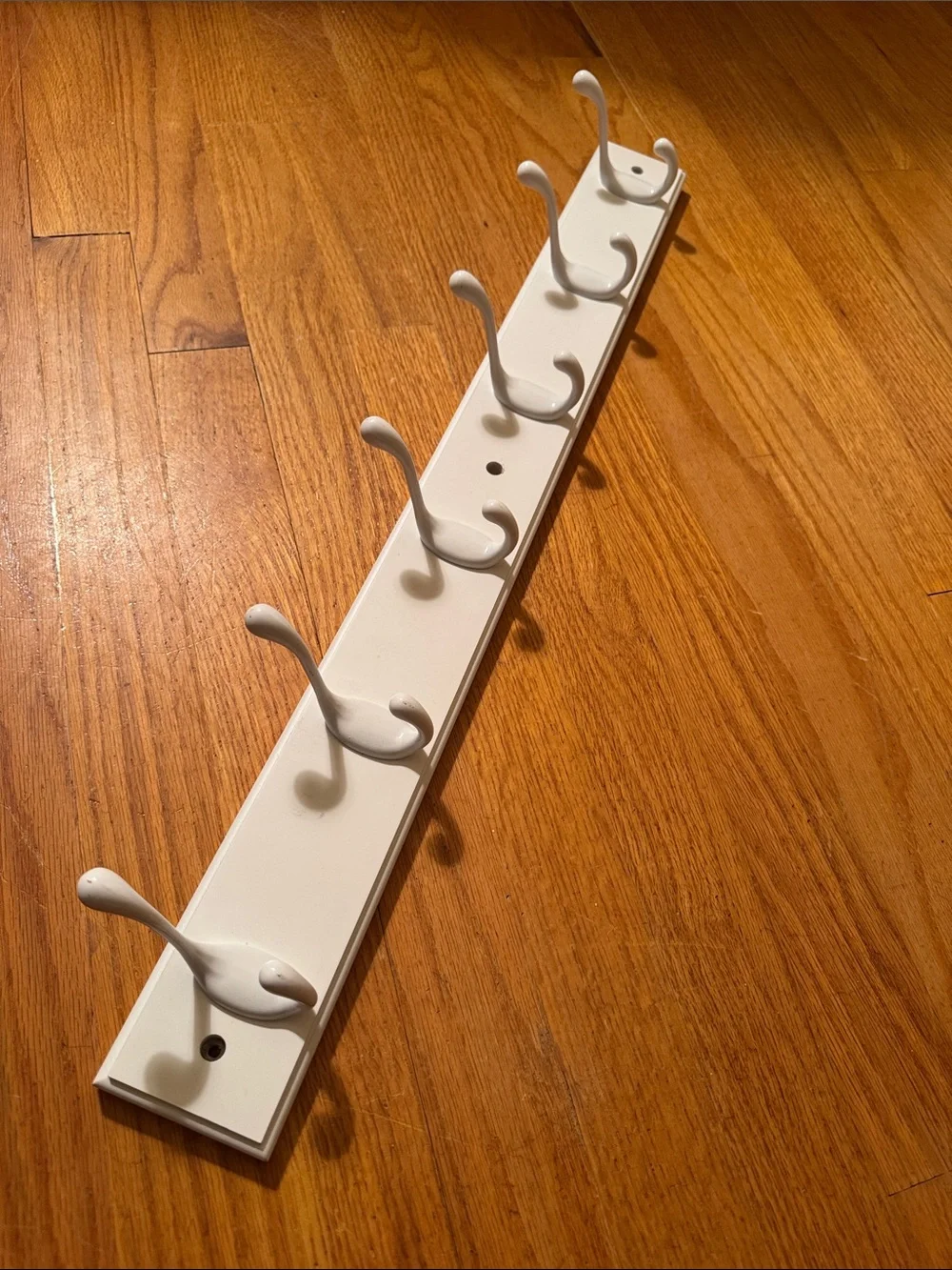 27'' White 6 Hook Rail with 6 Heavy Duty Coat and Hat Hooks